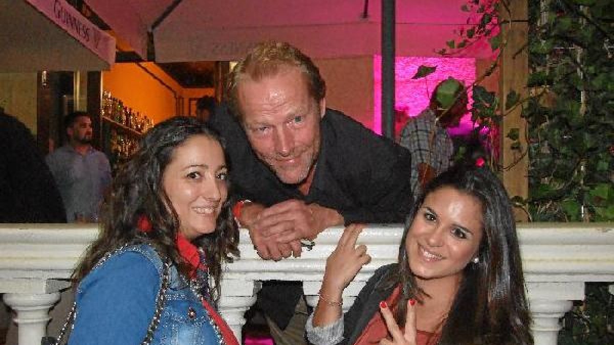 Iain Glen, Ser Jorah en la serie Juego de Tronos, durante la fiesta en Burana.