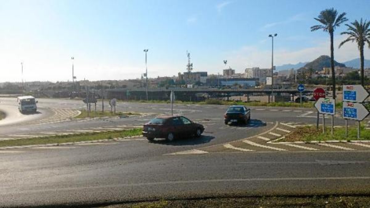 Varios viales confluyen en la circunvalación.