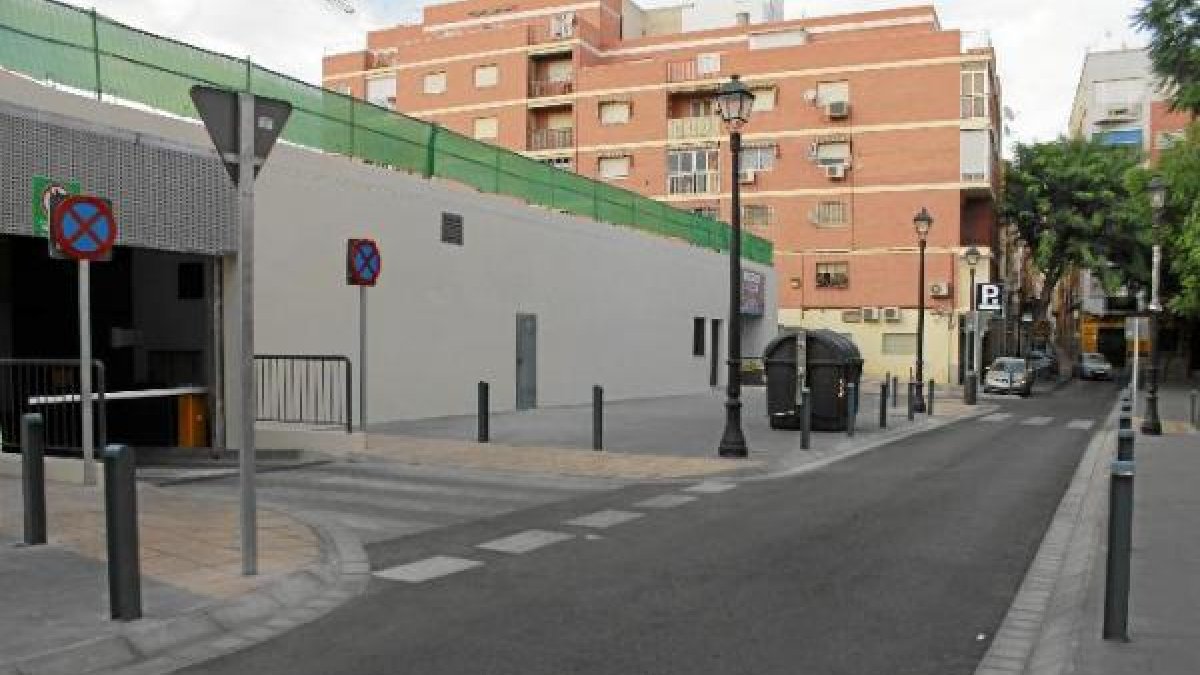 Frontal del aparcamiento de Plaza Marín