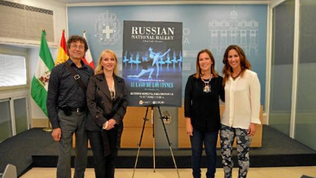 Presentación ayer de ‘El lago de los cisnes’.