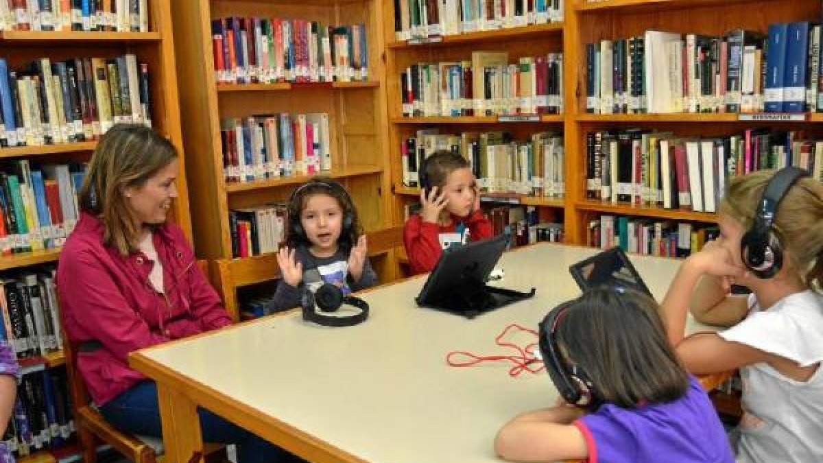 Visita de Ana Martínez Labella al taller realizado ayer.