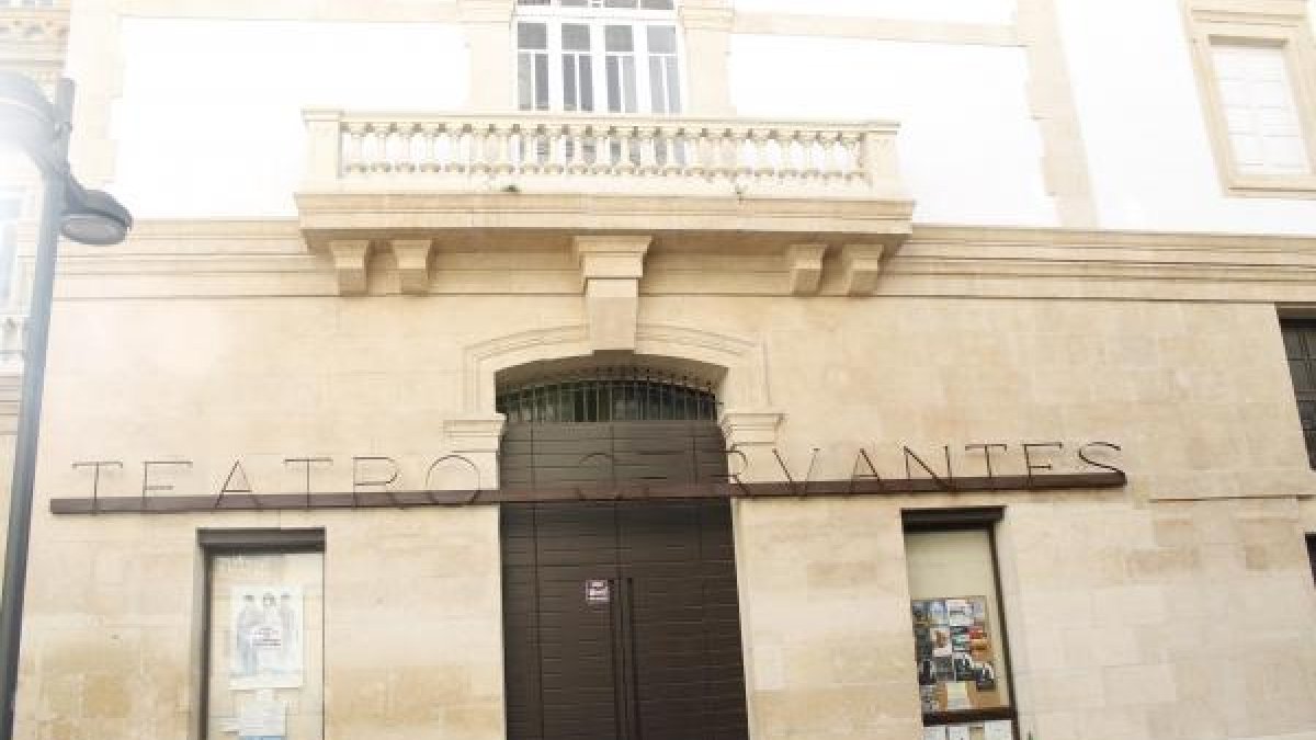 Fachada del Teatro Cevantes.