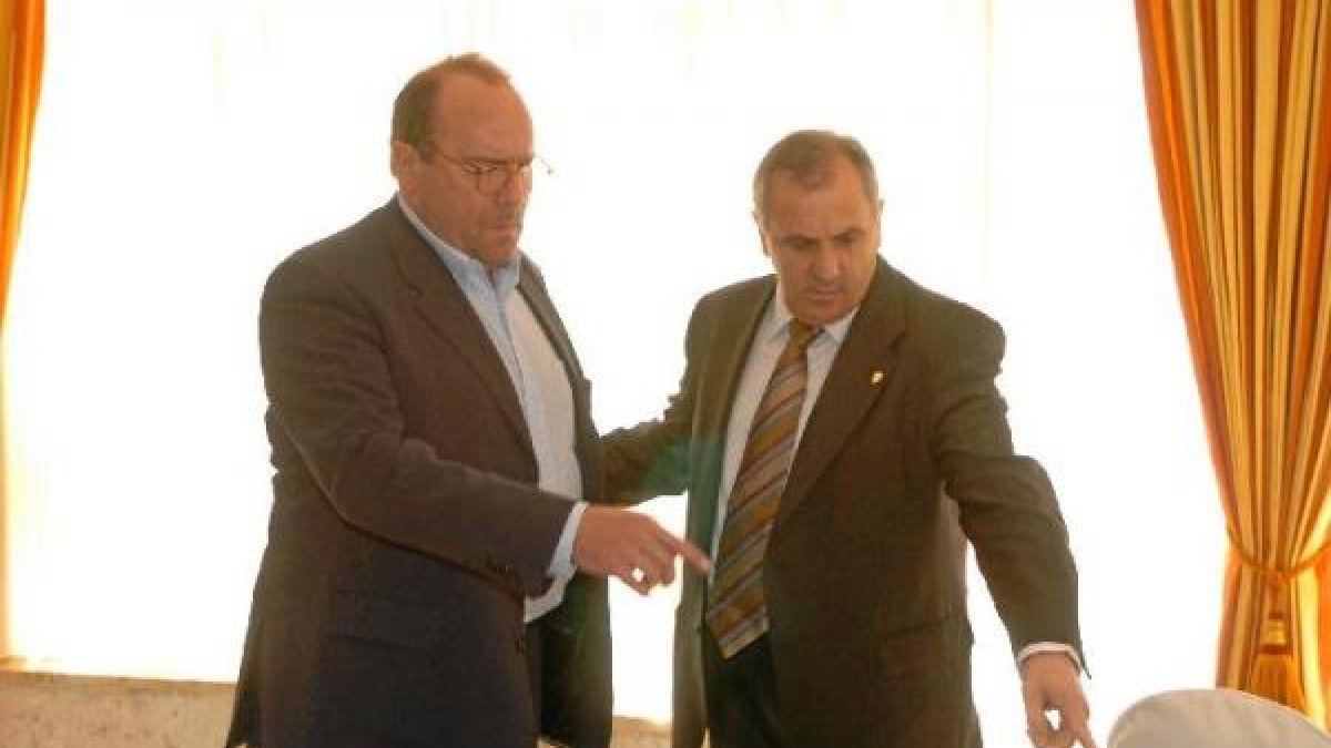 Flores llegó en una situación límite al Almería y lo salvó.