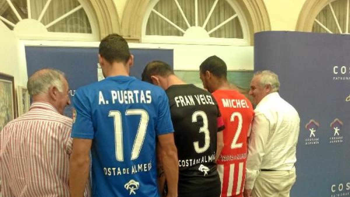 El equipo vive de espaldas a la realidad.