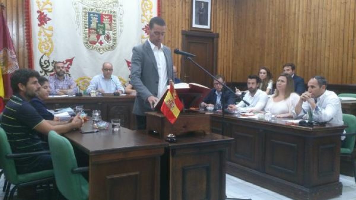 Alonso García jura su cargo