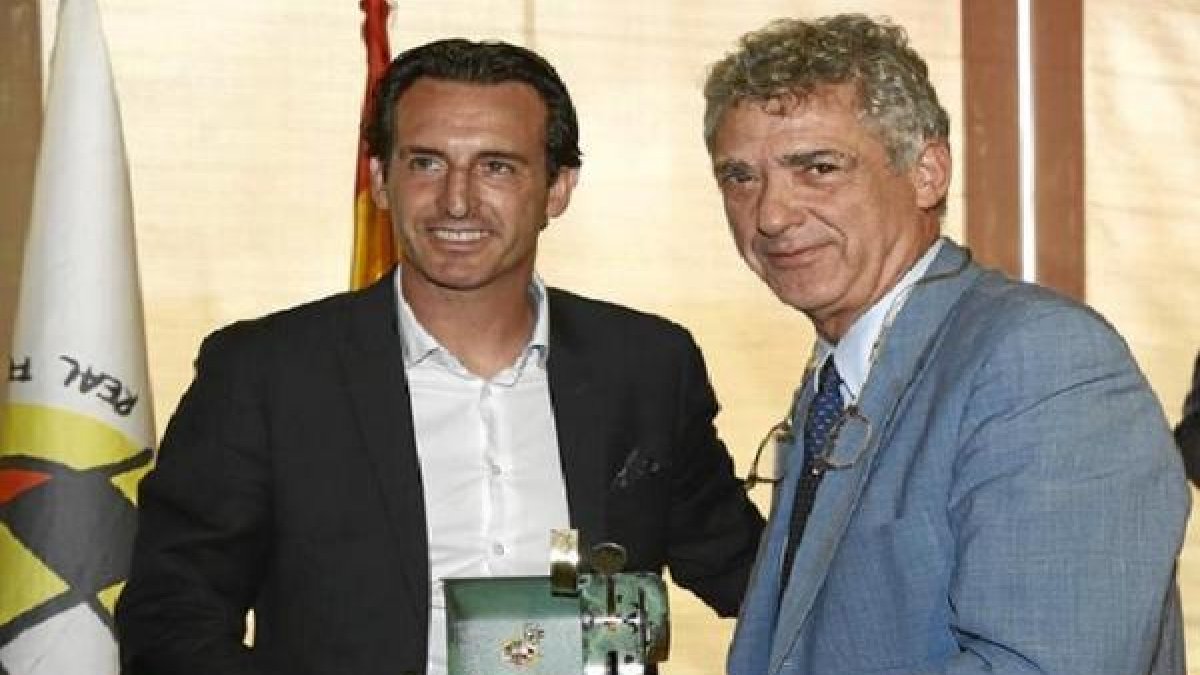 Unai Emery con Ángel María Villar.