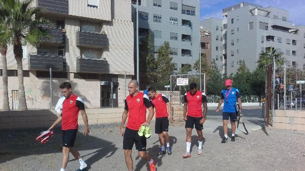 Llega el Almería a La Vega.