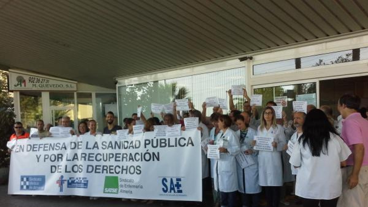 Personal de Torrecárdenas reclama sus derechos laborales.