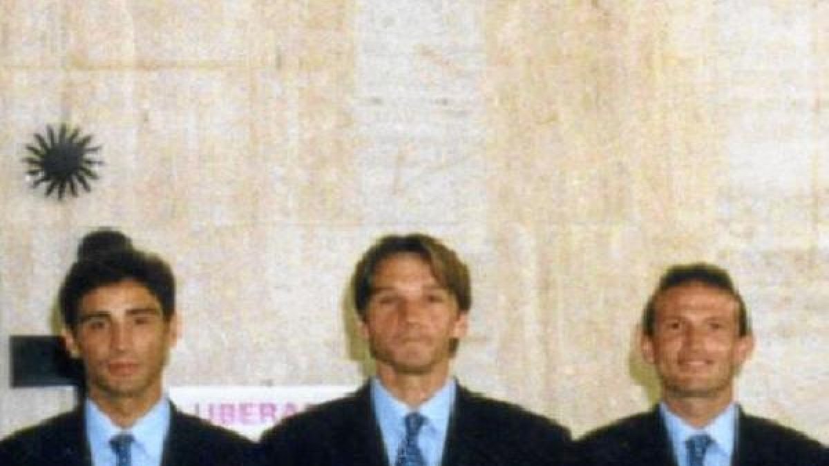 Carrillo en la foto oficial del Poli Ejido.