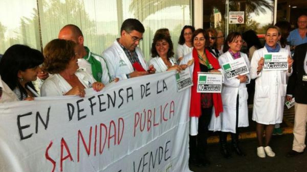 Manifestación del personal sanitario a favor de la sanidad pública.