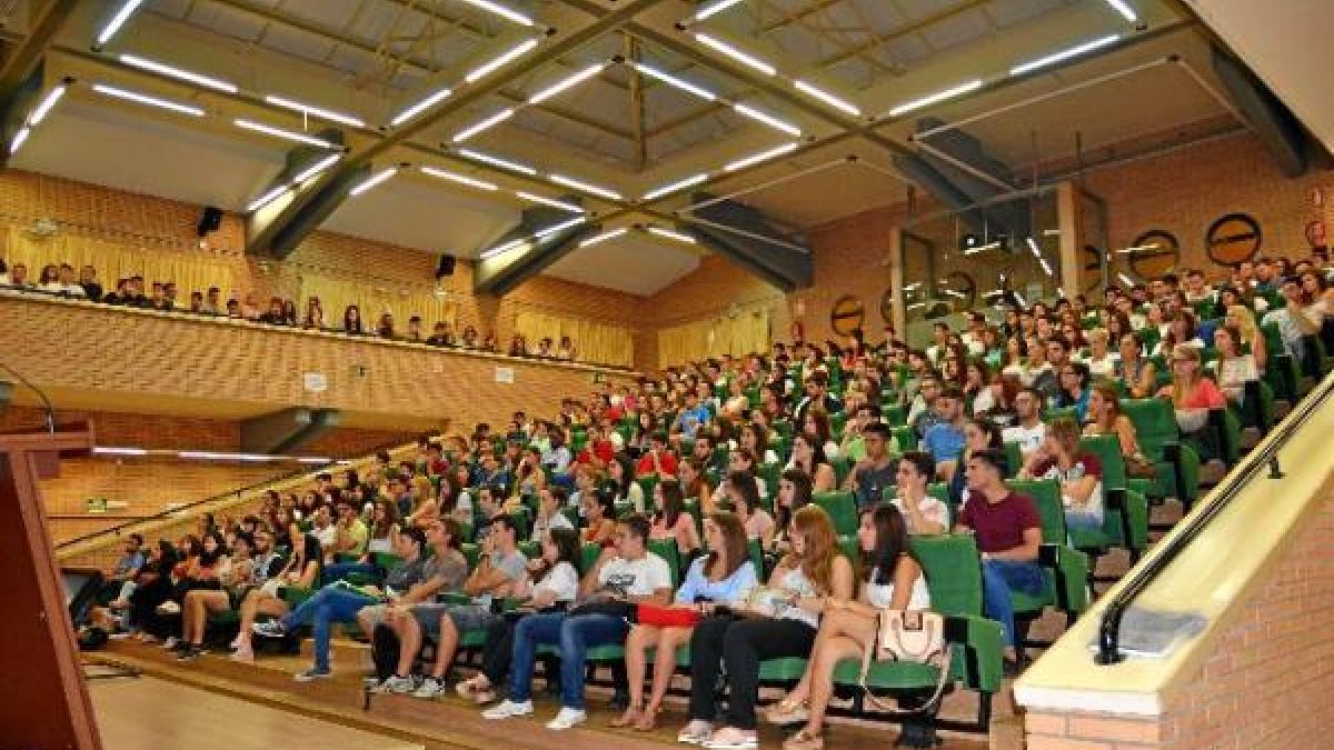 Alumnos de la UAL el primer día de clase.