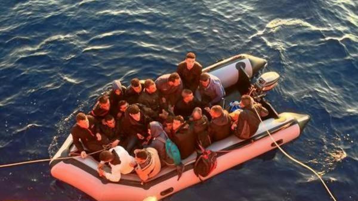 Efectivos de Salvamento durante un rescate.