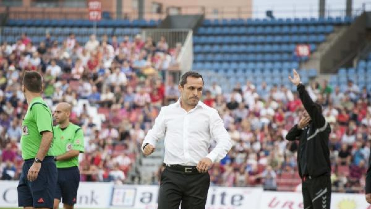 Sergi Barjuan en su último partido con el Almería.