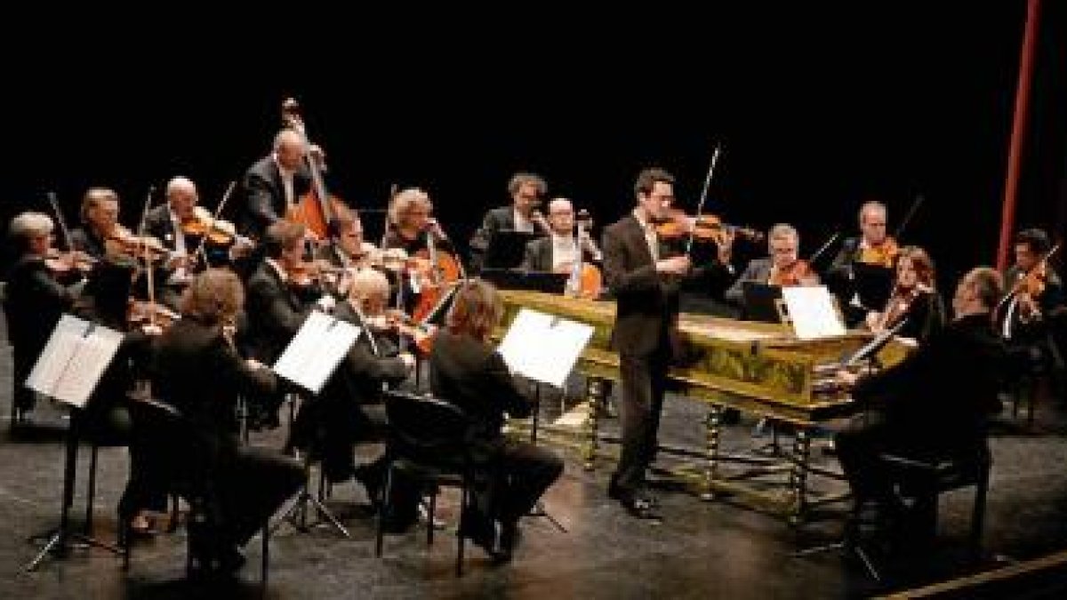 Recital de la Orquesta Ciudad de Granada, que actúa hoy en el Teatro Apolo.