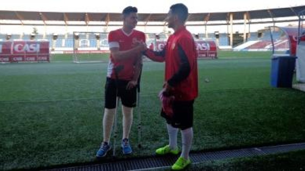 Detallazo que ha tenido Lolo Reyes con el joven canterano.