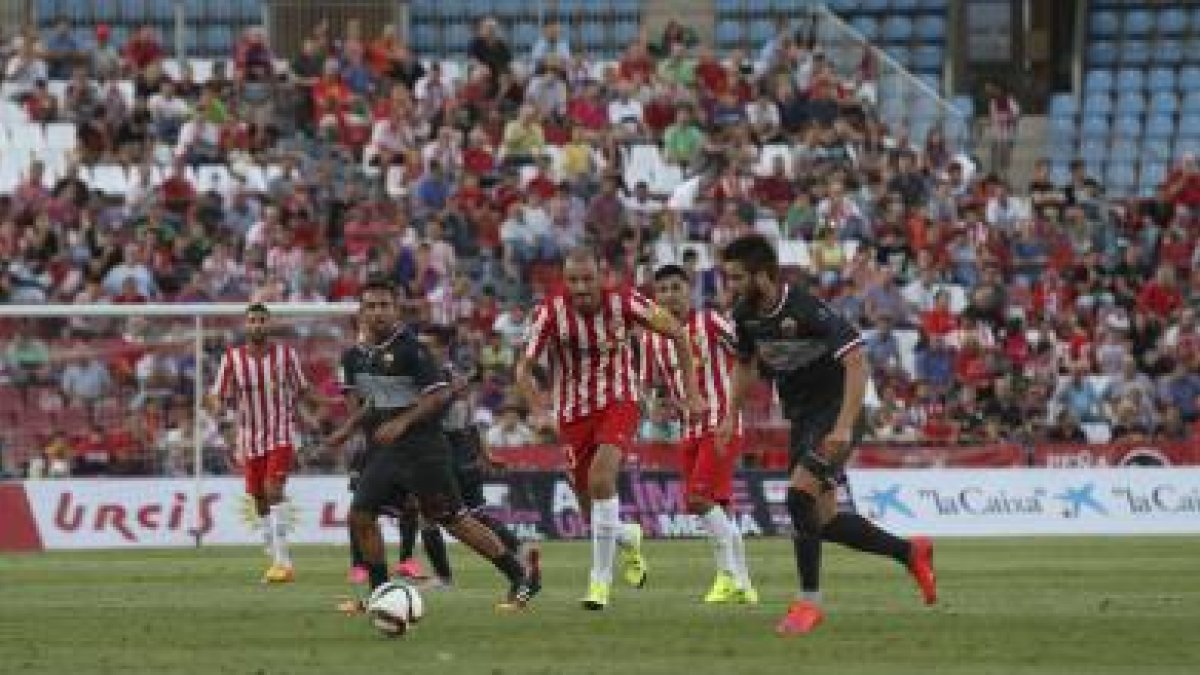 El Almería no encuentra el rumbo en la categoría.