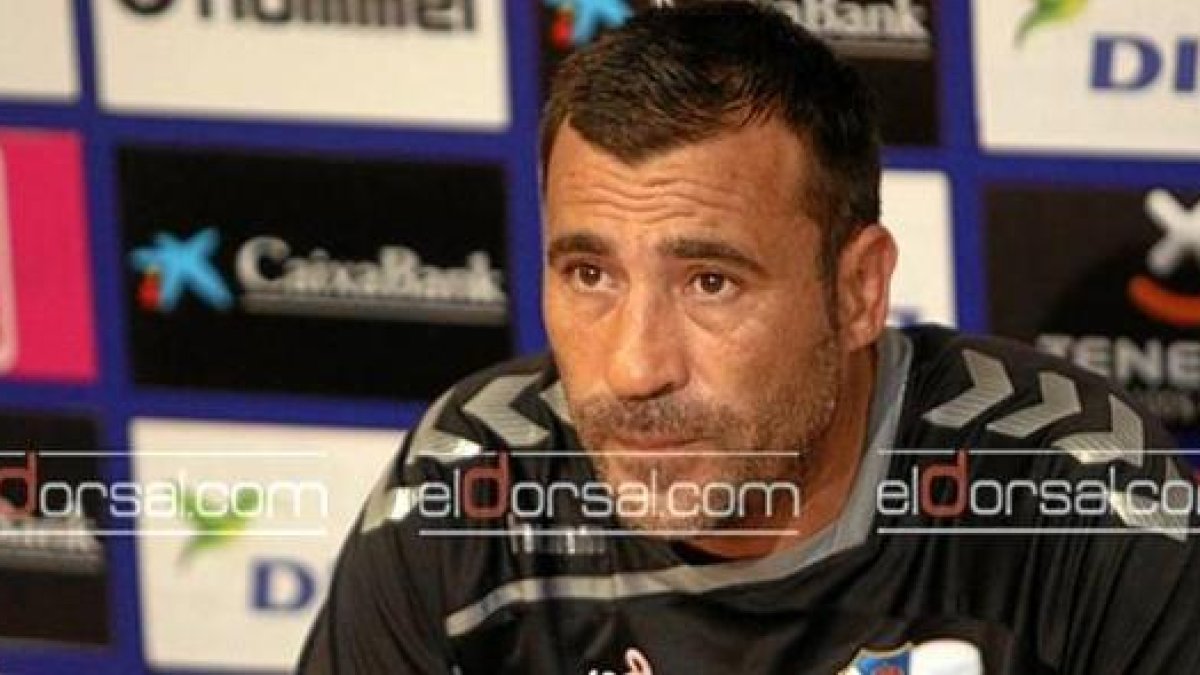 Raúl Agné en rueda de prensa.