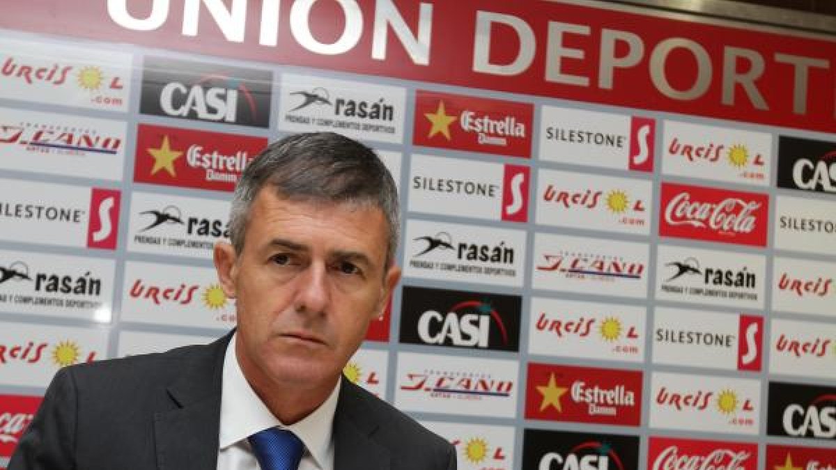 Lucas Alcaraz fue cesado un Martes Santo.