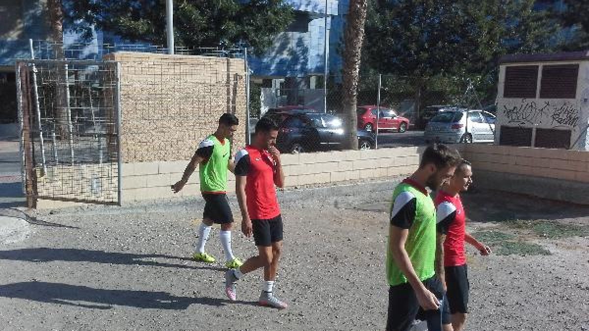 El Almería llega a la Vega.