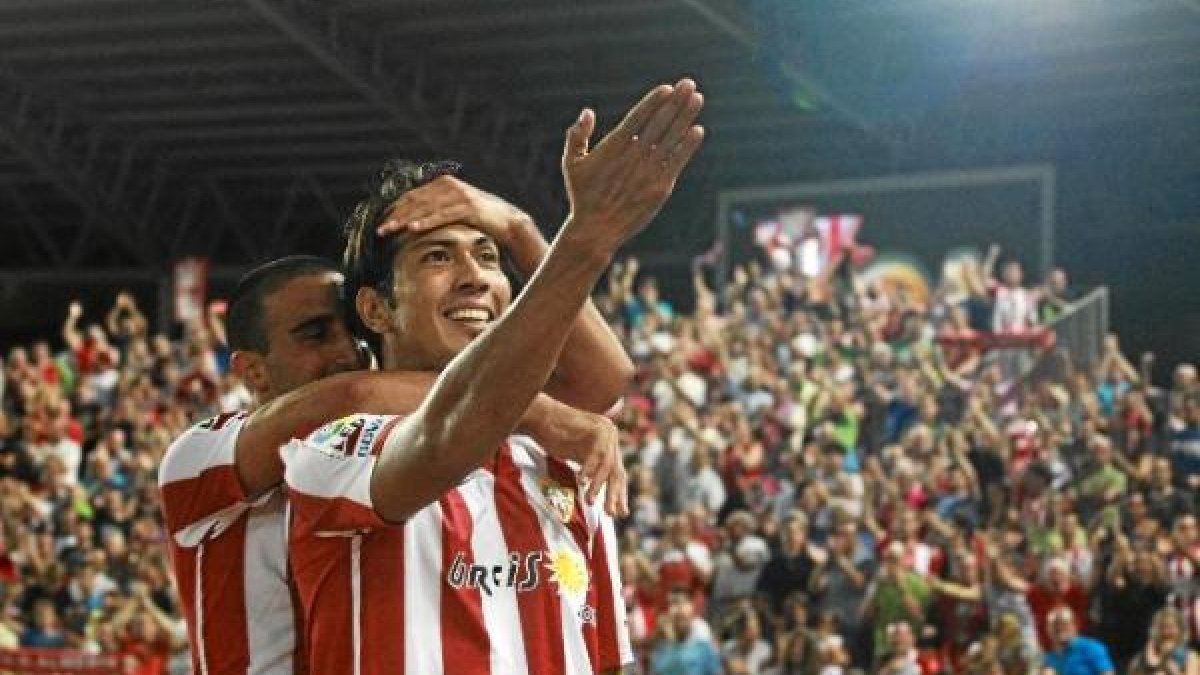 El Ciclón Ulloa ha sido el último 9 que ha defendido la camiseta del Almería.