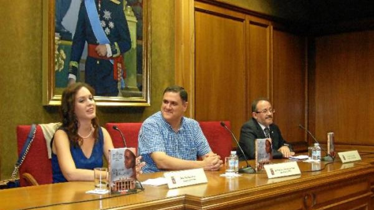 Presentación de la novela en la Diputación.