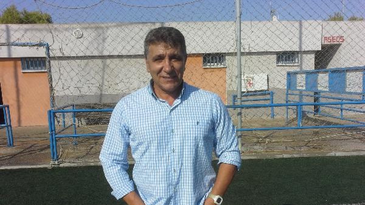 Nene, en el campo de Los Pinos de El Alquián.