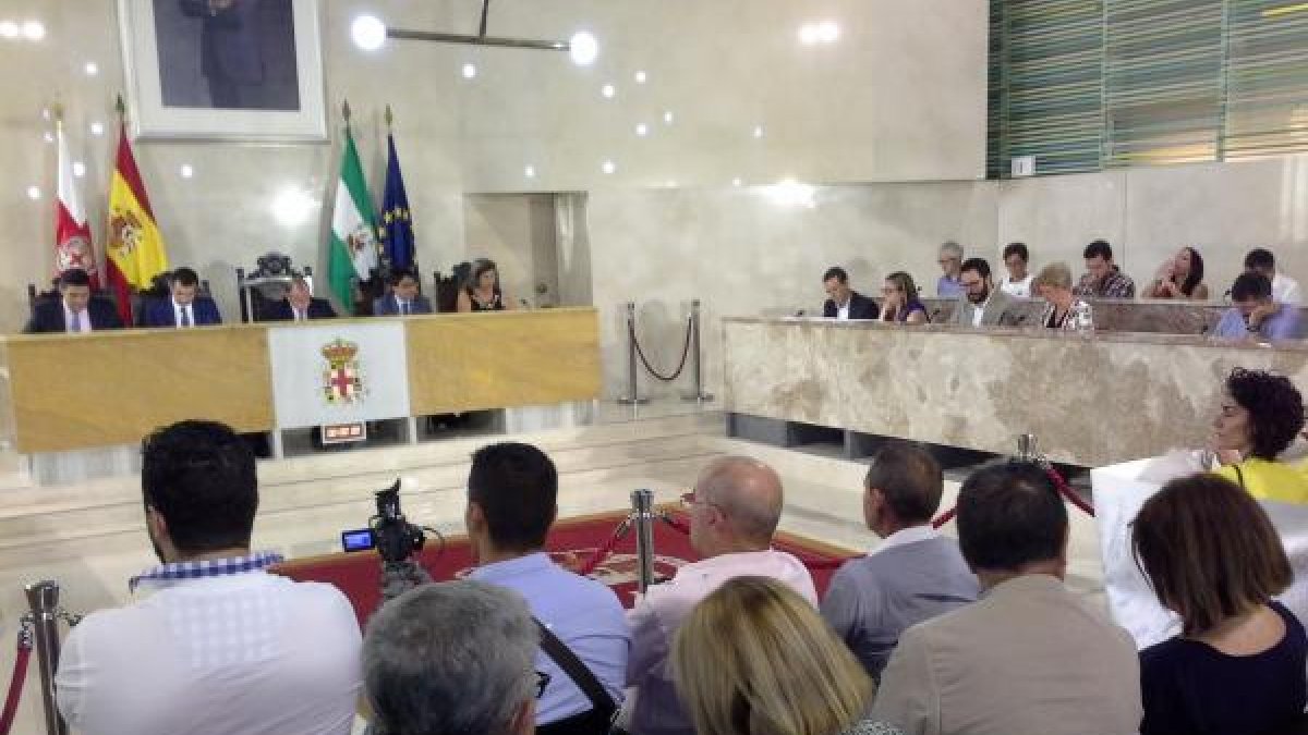 El salón de plenos durante la sesión del lunes.