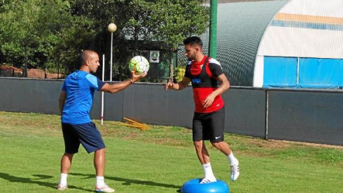 Chuli no ver un balón en el área rival.