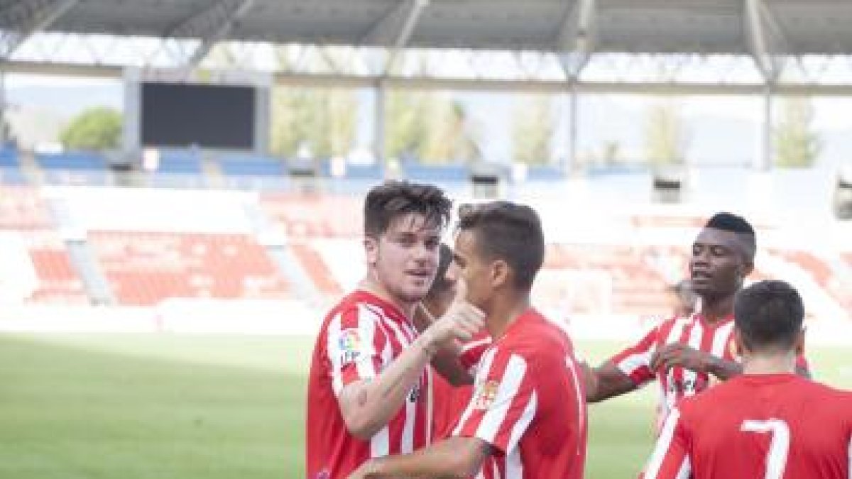 Rubén Díaz da el OK al fotógrafo de LA VOZ tras el 1-0.