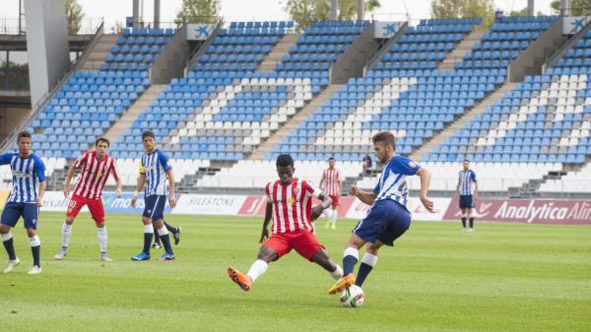 El Almería B ganó al Recre en casa hace dos semanas.