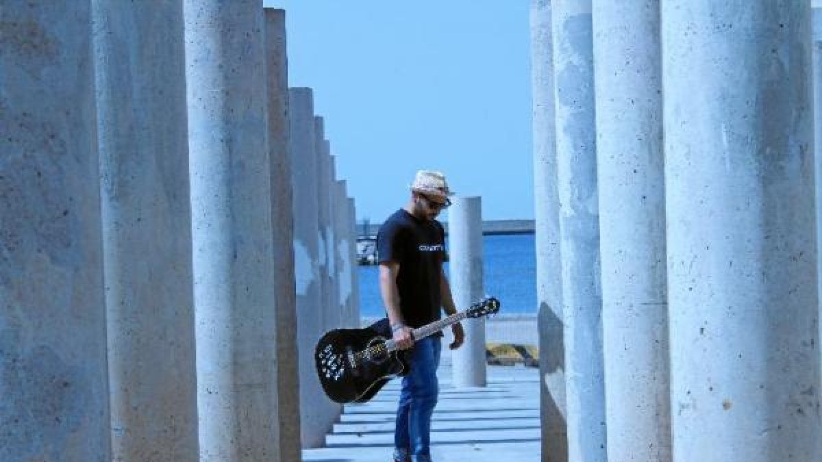 Brasi en una imagen promocional de su primer disco, ‘Marcaje al hombre’.