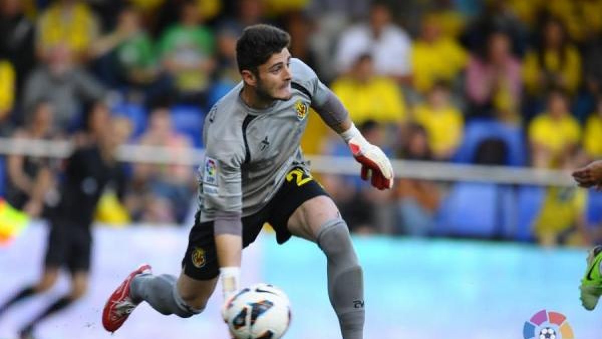 Juan Carlos podría forzar contra el Almería.