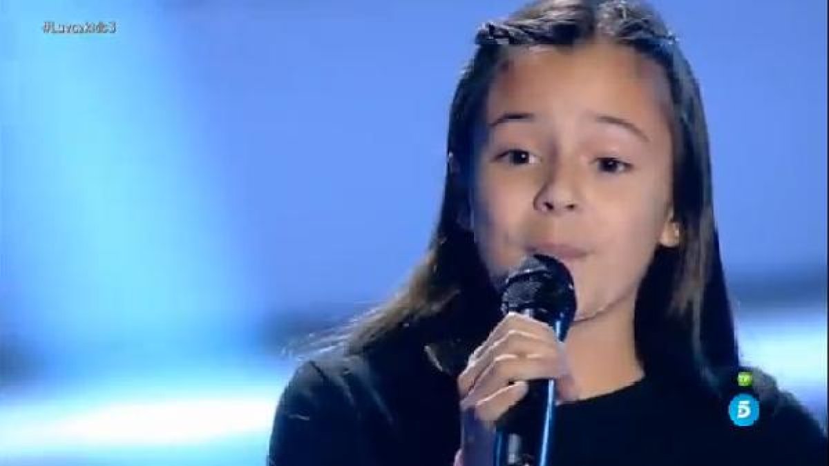 Mar Hernández durante su actuación en  el programa de Telecinco, La Voz Kids.