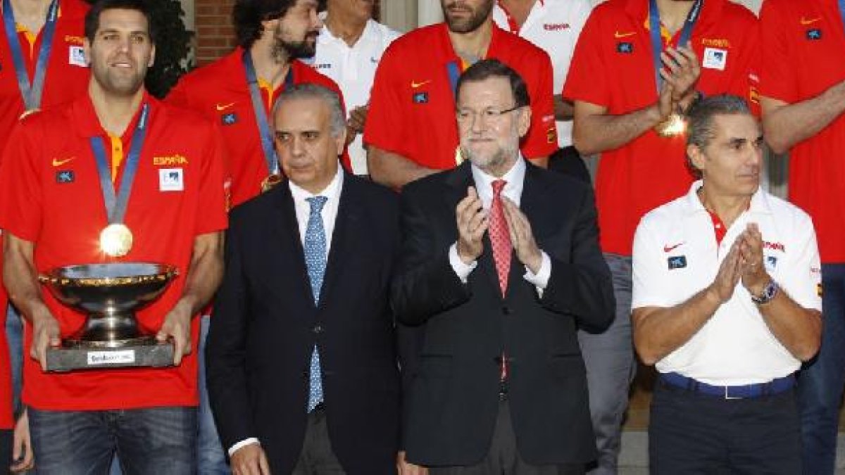 Rajoy con los campeones.