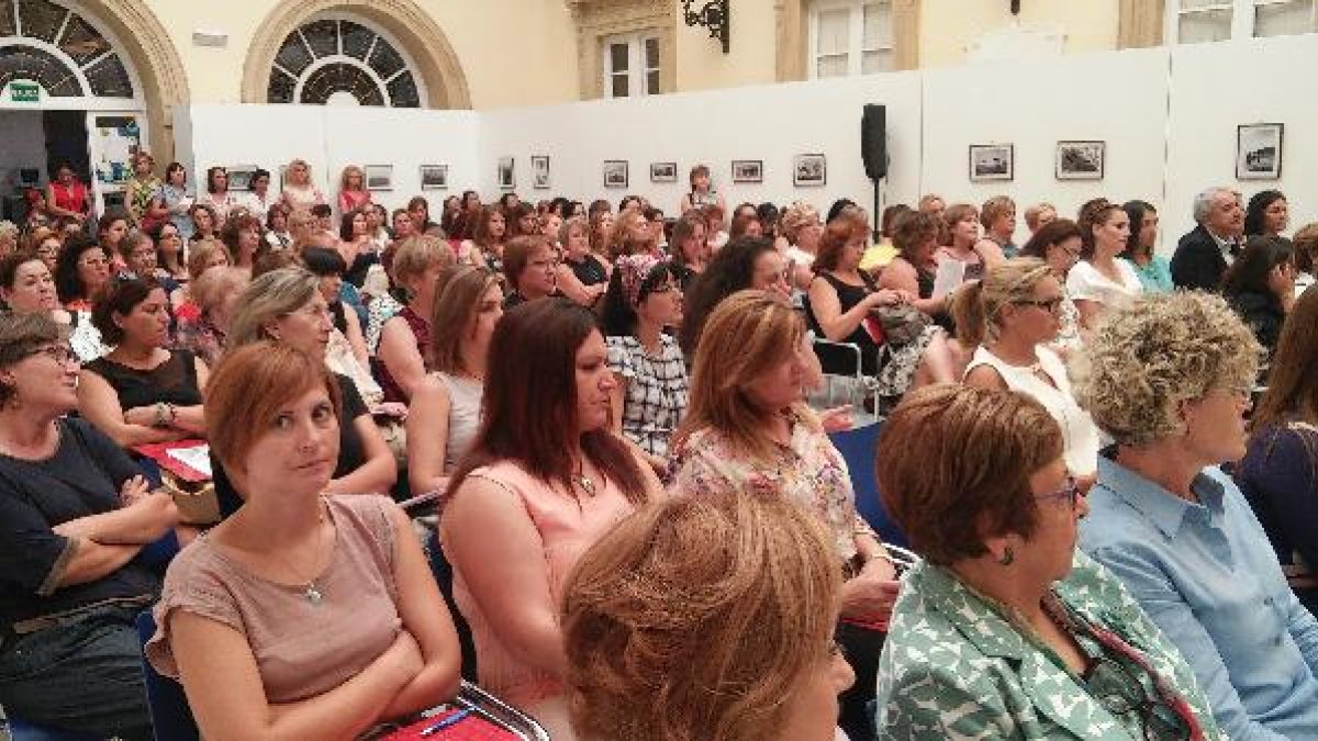 Participantes en el patio de luces de Diputación