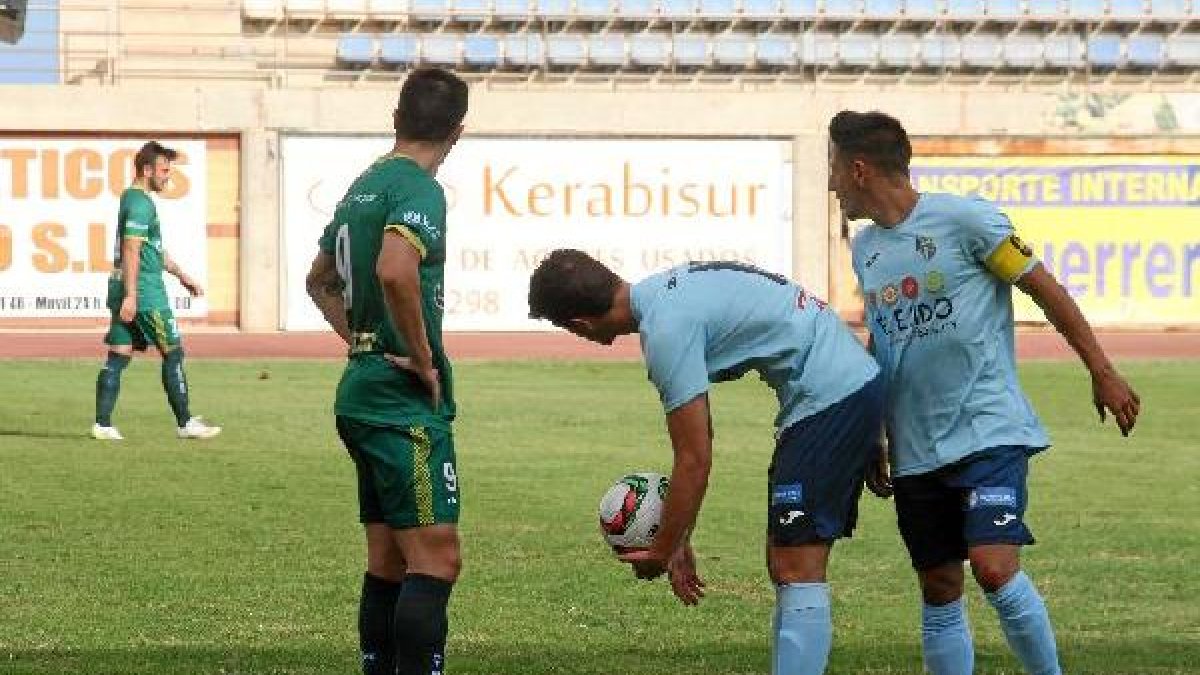 Fran Oller y Javilillo en el partido contra el Mancha Real.