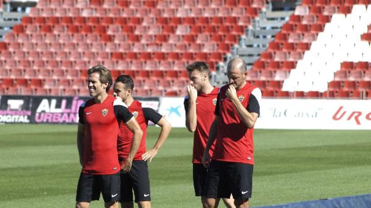 Los jugadores en el entrenamiento de este jueves.