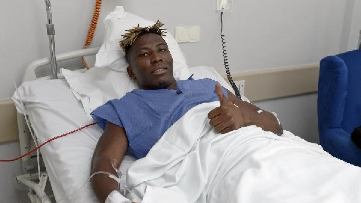 Jonathan Zongo después de pasar por quirófano.