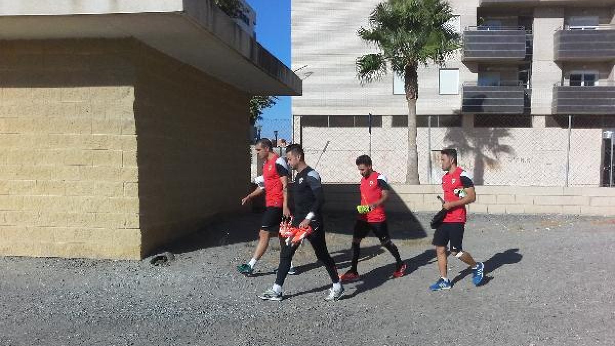 Llegan los jugadores a La Vega.