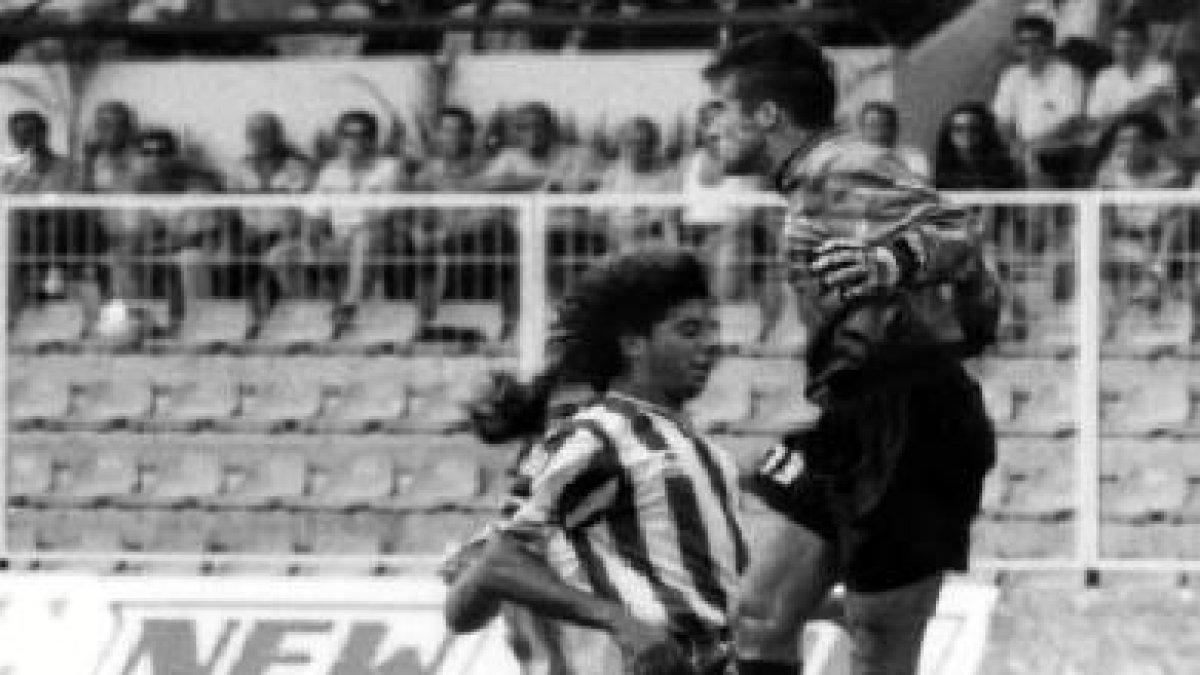 Iván campo era la estrella del Alavés sin olvidar al meta Tito.