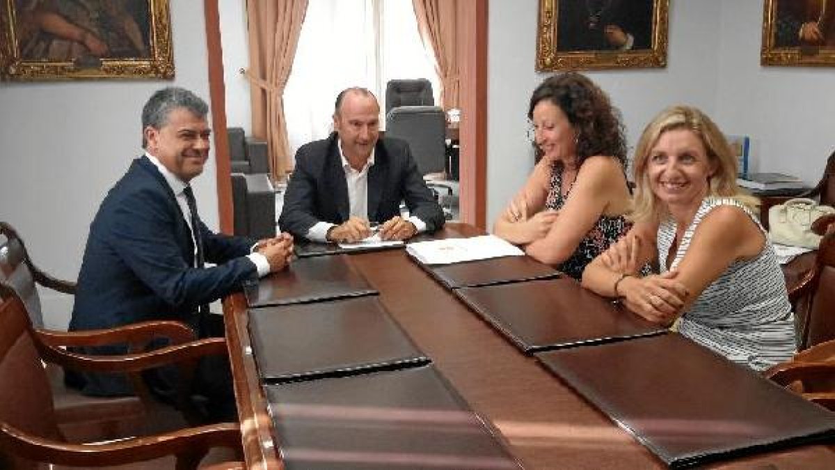 Reunión de la comisión entre Ayuntamiento y UAL