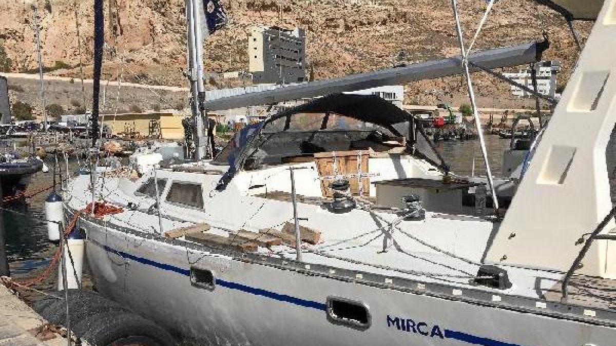 Velero interceptado con droga.