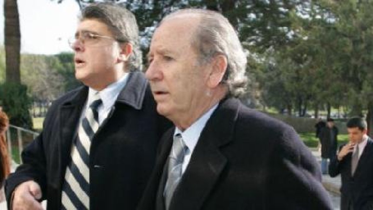 Nuñez.