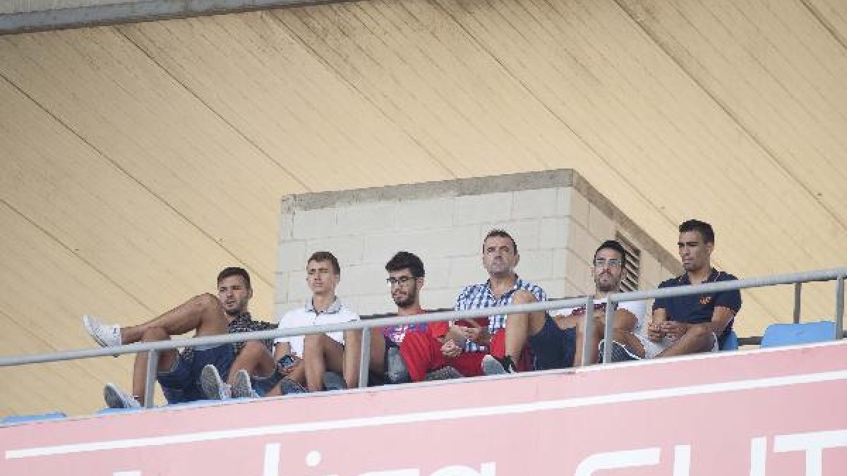 Dani Romera, primero por la derecha.