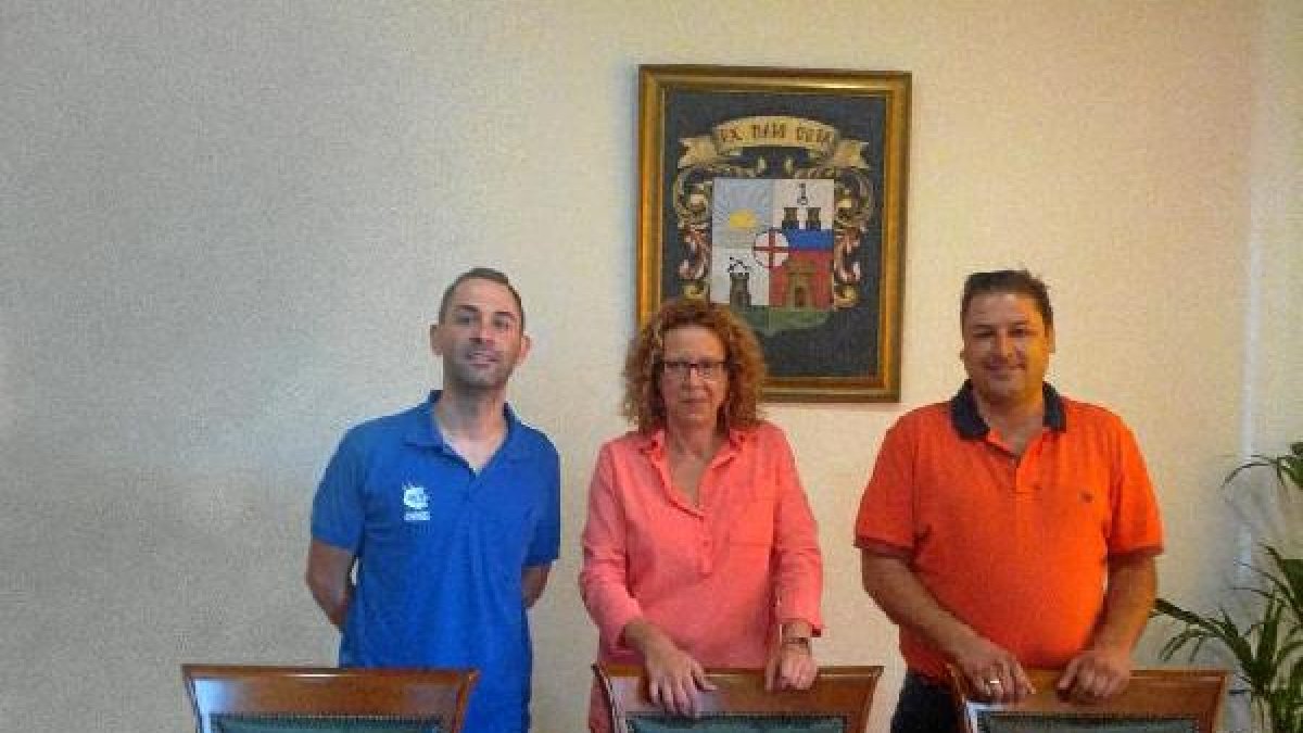 Alcaldesa, concejal de Deportes y Sergio Domínguez