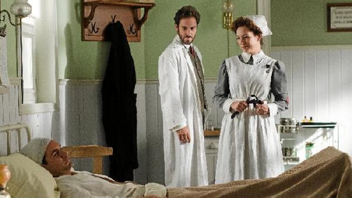 Eva Almaya y Álex Gadea, en una imagen de la serie (Foto: Enrique Baró).