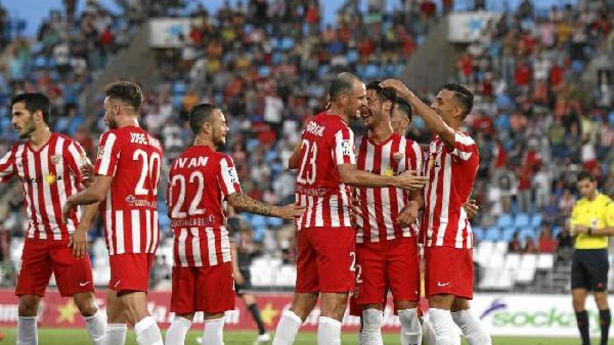 Soriano sigue celebrando goles con el Almería.