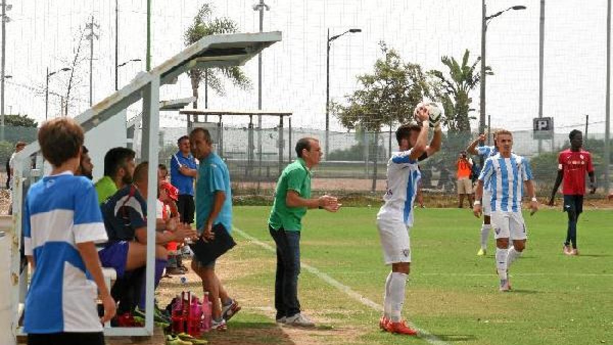 El mister celeste en el partido frente al Atlético Malagueño.