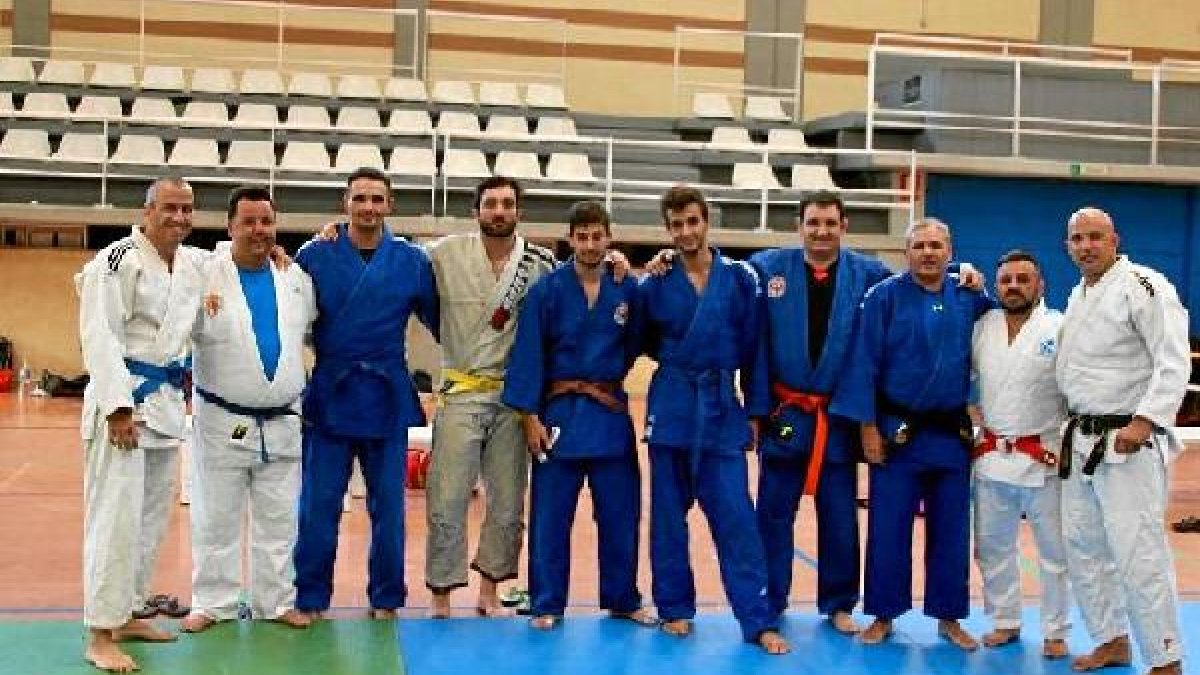 Los profesores preparados para la actividad.