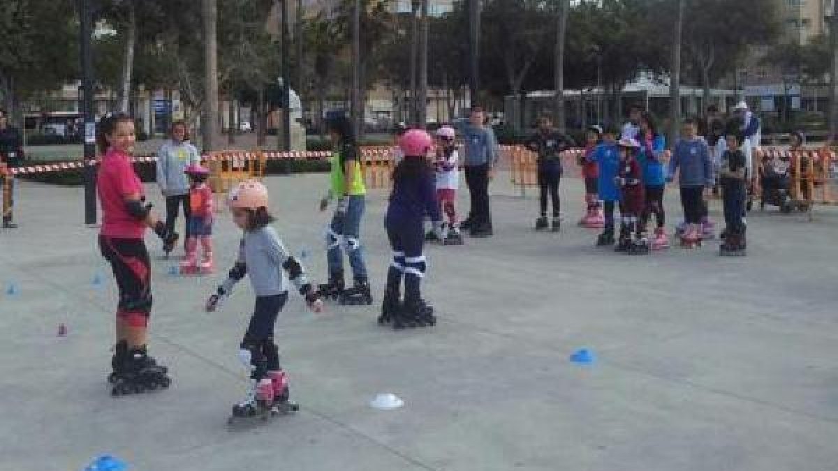 Alumnos del Club y Escuela Municipal de Patinaje CD Tres60 Almería,